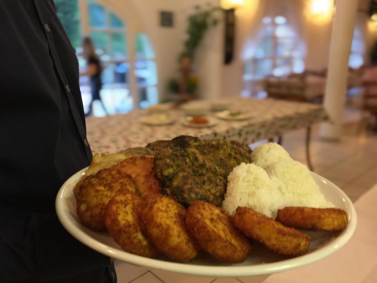 Cseri Kastelyszallo Tótvázsony Buitenkant foto